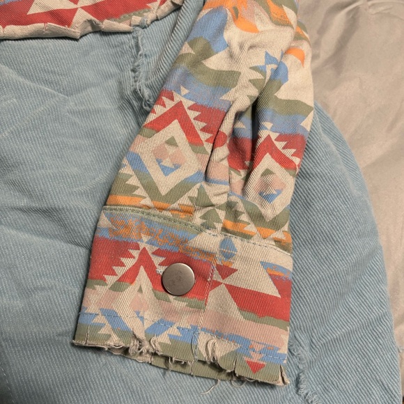 Shacket - Picture 4 of 4